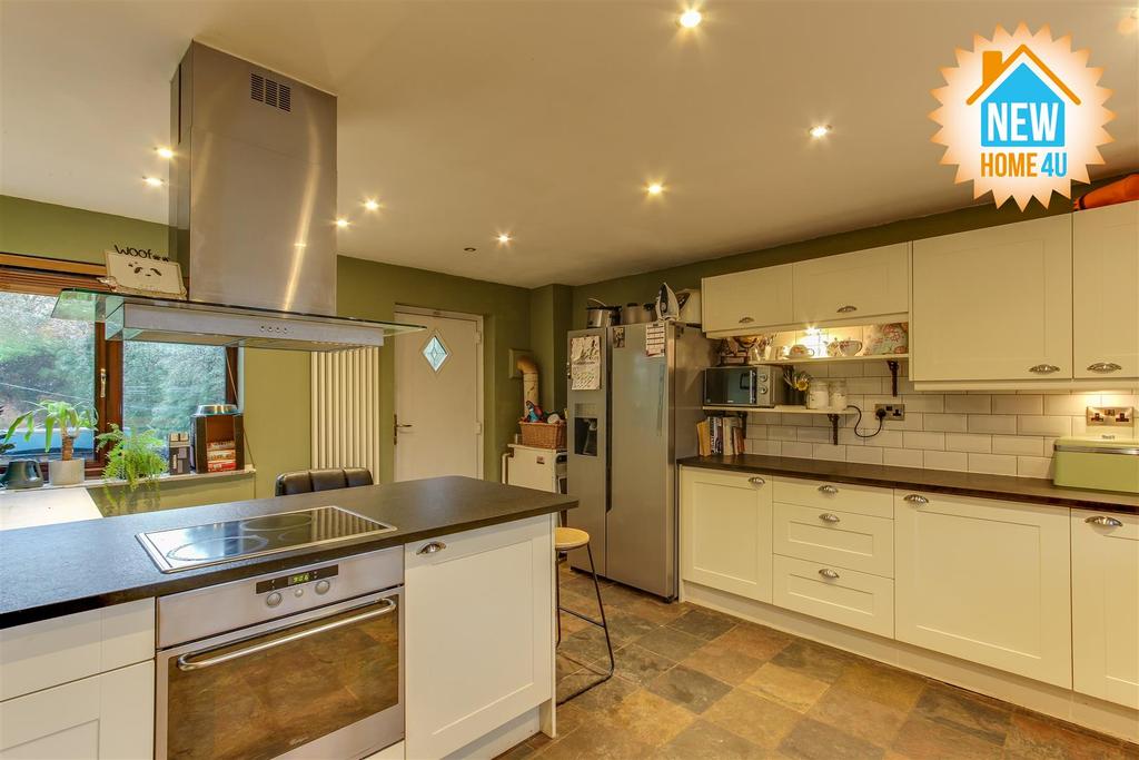 Kitchen / dining room:
