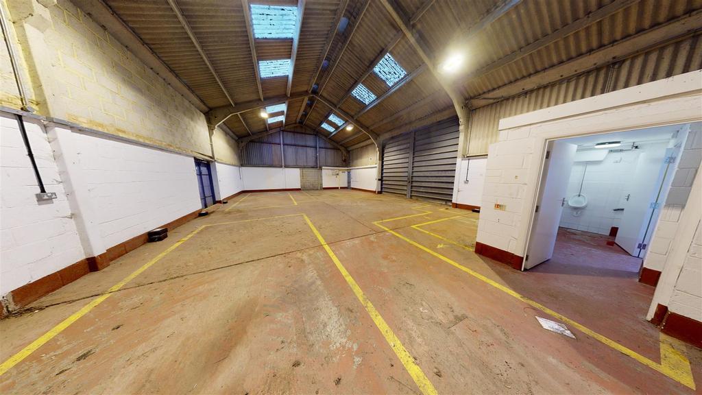 School Lane, Iwade, Sittingbourne Industrial unit £2,083 pcm (£481 pw)