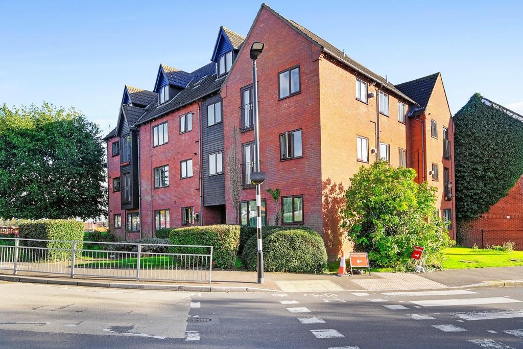 Shakespeare Road, Bedford 1 bed apartment £125,000