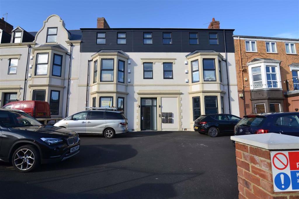 South Parade, Whitley Bay 2 bed apartment £800 pcm (£185 pw)