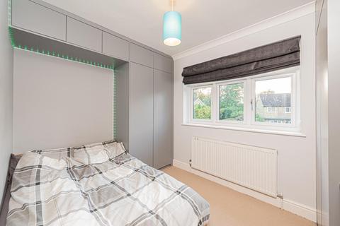 5 Hylands Close, Epsom, KT18 7EE