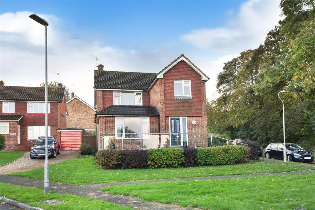 Winchester Way, Eastbourne 3 bed detached house £460,000