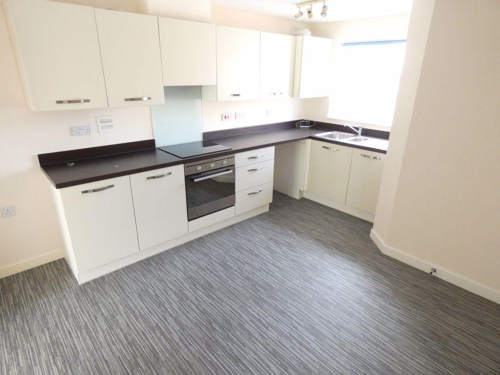 Iris Grove, Darlington 3 bed semidetached house £650 pcm (£150 pw)