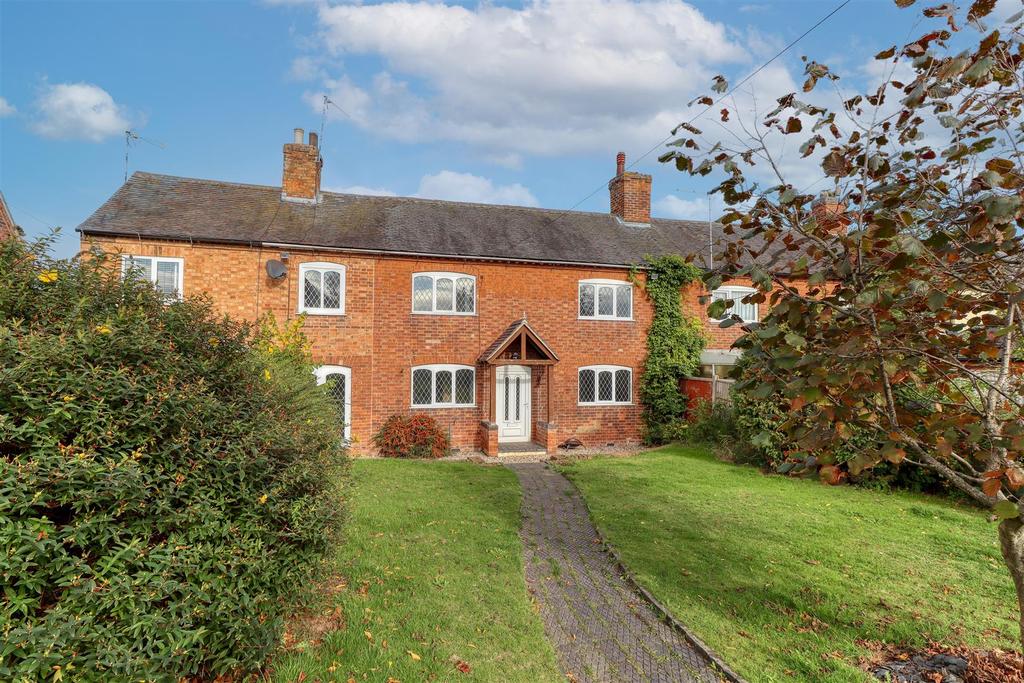 Main Street, Kirkby Mallory 3 bed cottage £350,000