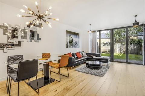 12 North Street, Carshalton, SM5 2HU