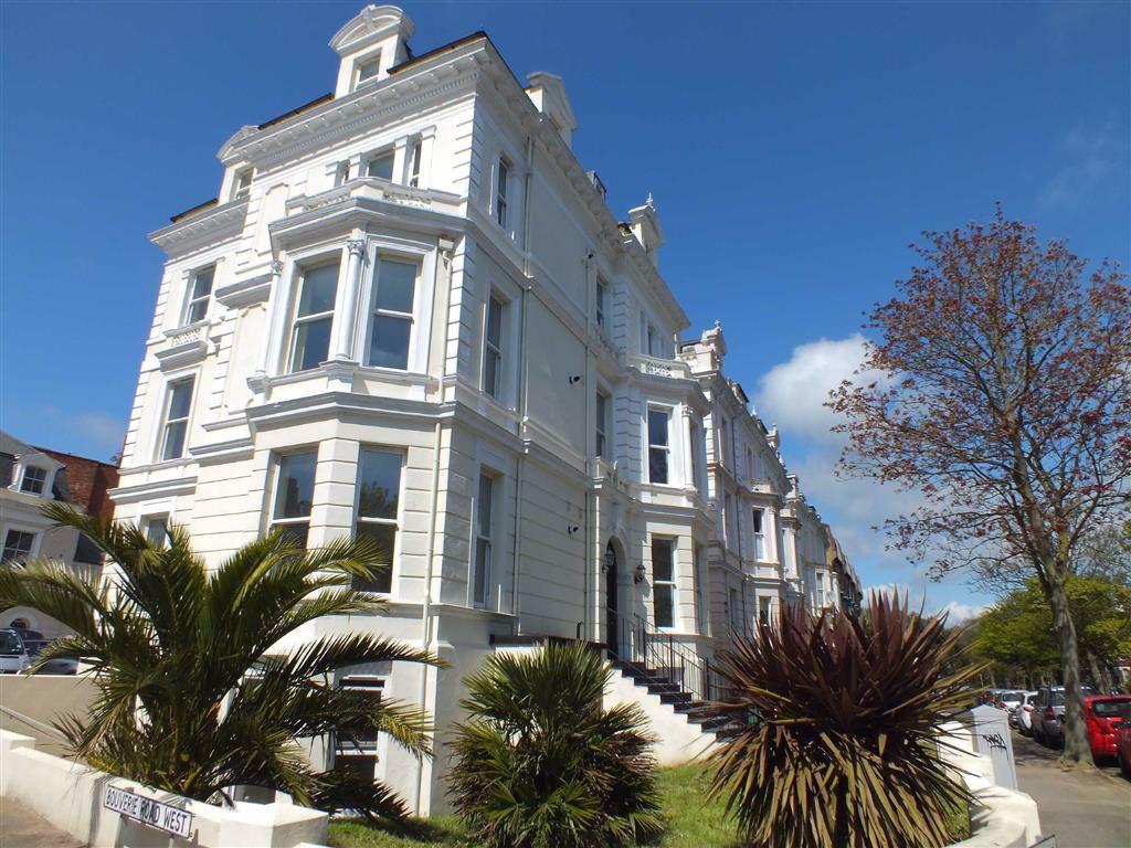Castle Hill Avenue, Folkestone, Kent, CT20 1 bed flat £650 pcm (£150 pw)