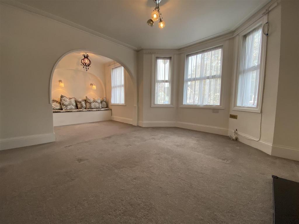 Park Lane, Wallington 2 bed £1,500 pcm (£346 pw)