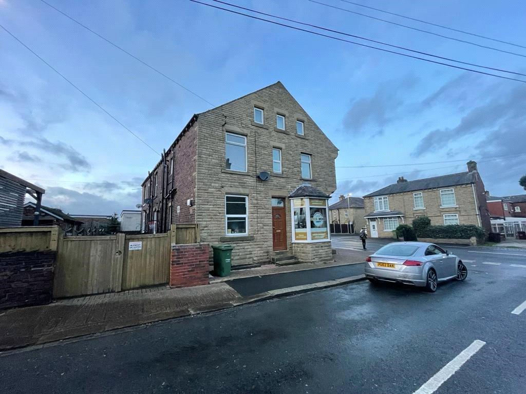 Station Road, Ossett, West Yorkshire... 2 bed apartment £500 pcm (£