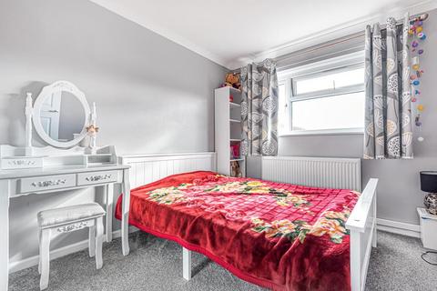 28 Bishopdale, Bracknell, RG12 7RY