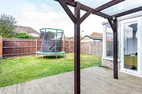 28 Bishopdale, Bracknell, RG12 7RY