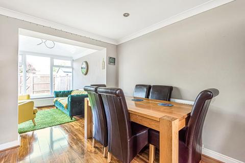 28 Bishopdale, Bracknell, RG12 7RY