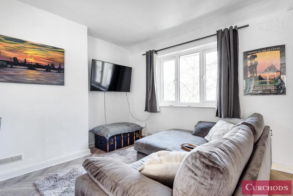 Birchwood Road, West Byfleet, KT14 2 bed £1,250 pcm (£288 pw)