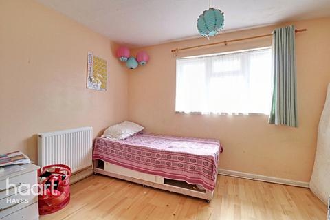 4 Pikestone Close, Hayes, UB4 9QT
