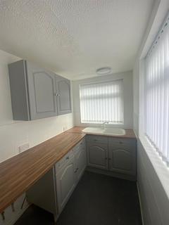 2 bedroom terraced house to rent, Greenway Close, Huyton, Liverpool