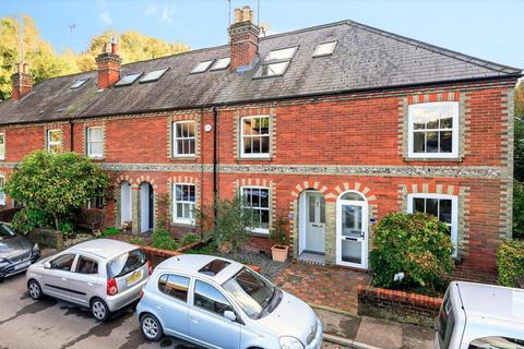 6 Latimer Road, Godalming, GU7 1BL