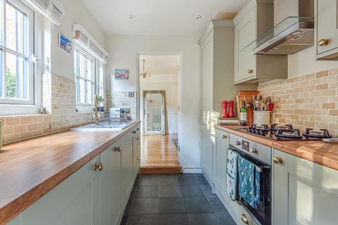 6 Latimer Road, Godalming, GU7 1BL