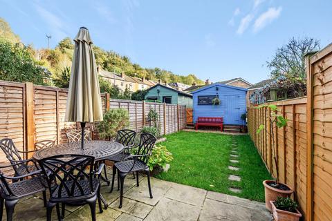 6 Latimer Road, Godalming, GU7 1BL