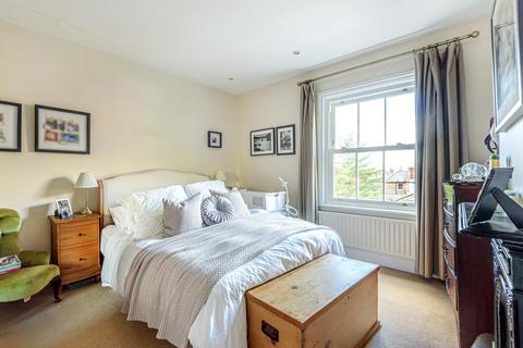6 Latimer Road, Godalming, GU7 1BL