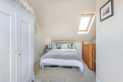 6 Latimer Road, Godalming, GU7 1BL