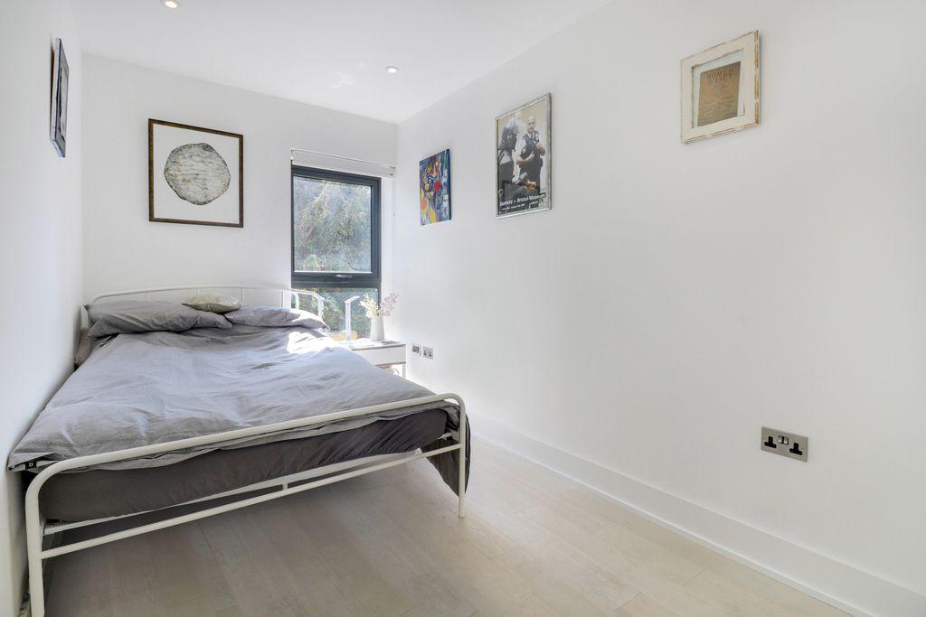 Bedroom 2 (Double)