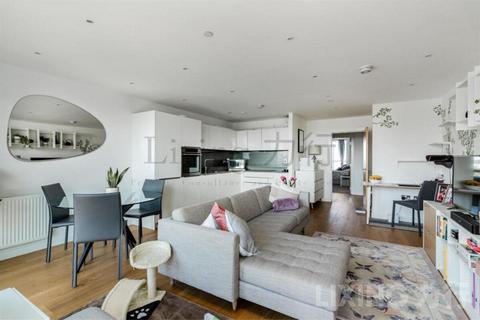 2 bedroom apartment to rent, 7 Turnberry Quay, Canary Wharf, E14 9GH
