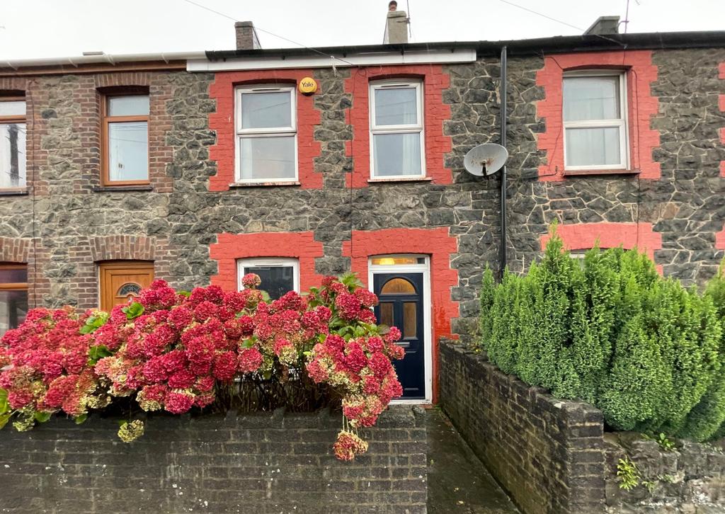 Caernarfon Road, Bangor, Gwynedd, LL57 4 bed house for sale £130,000