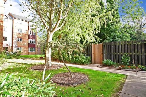 32 Thurlow Close, London, E4 9XE
