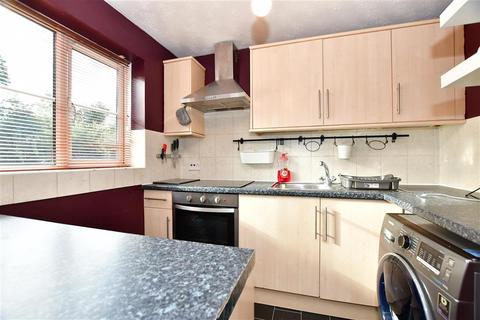32 Thurlow Close, London, E4 9XE