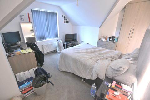 5 bedroom flat to rent, Christchurch Road, Reading