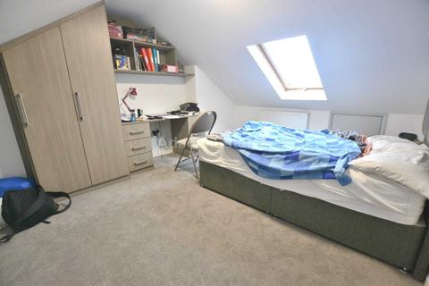 5 bedroom flat to rent, Christchurch Road, Reading