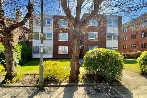 1 bedroom flat to rent, Friern Park, North Finchley London N12