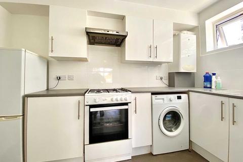 1 bedroom flat to rent, Friern Park, North Finchley London N12