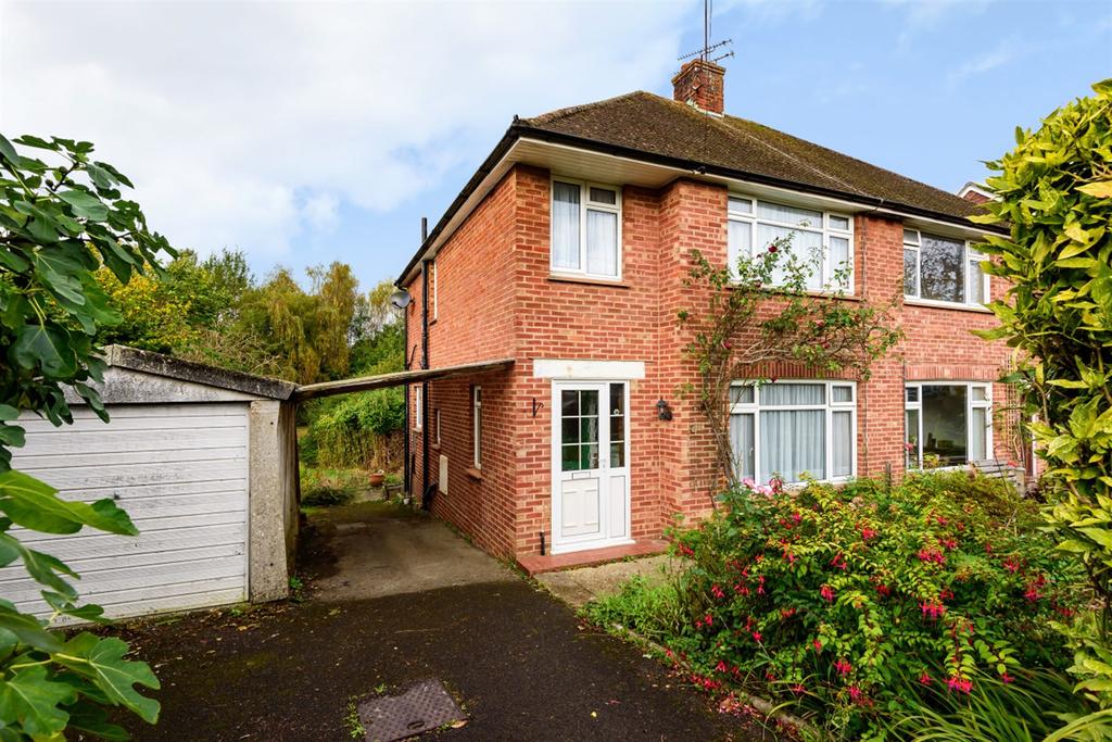 Redford Avenue, Horsham, RH12 3 bed semidetached house £475,000