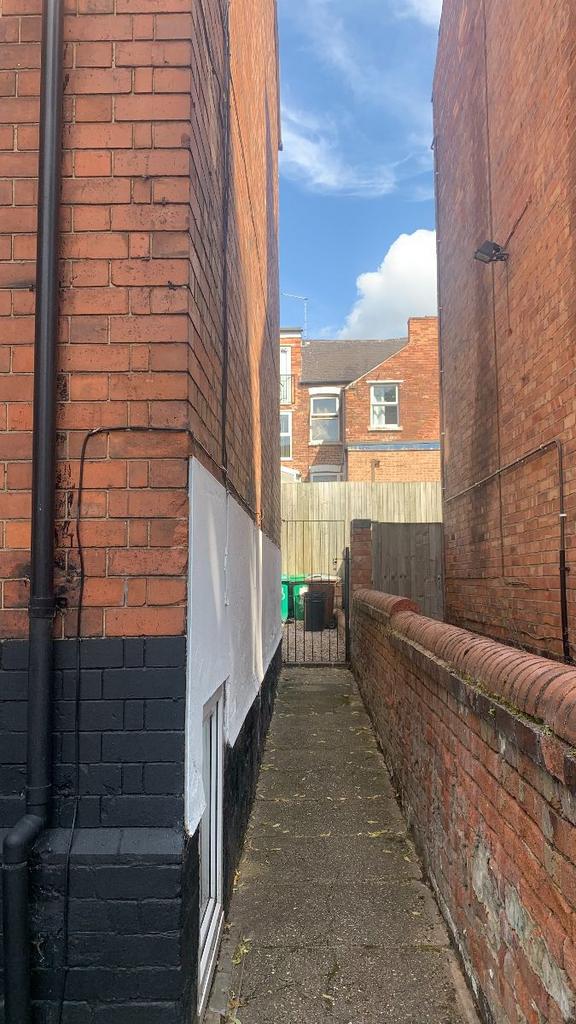 Alleyway leading to Garden