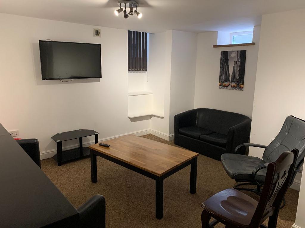 Communal Area - Basement