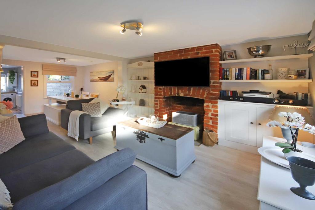 Albert Street, Tring 2 bed terraced house £425,000