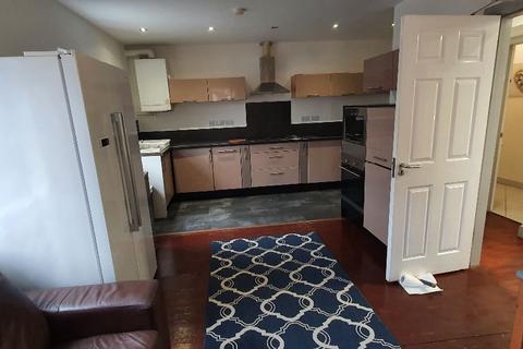 7 bedroom terraced house to rent, Cottesmore Rd