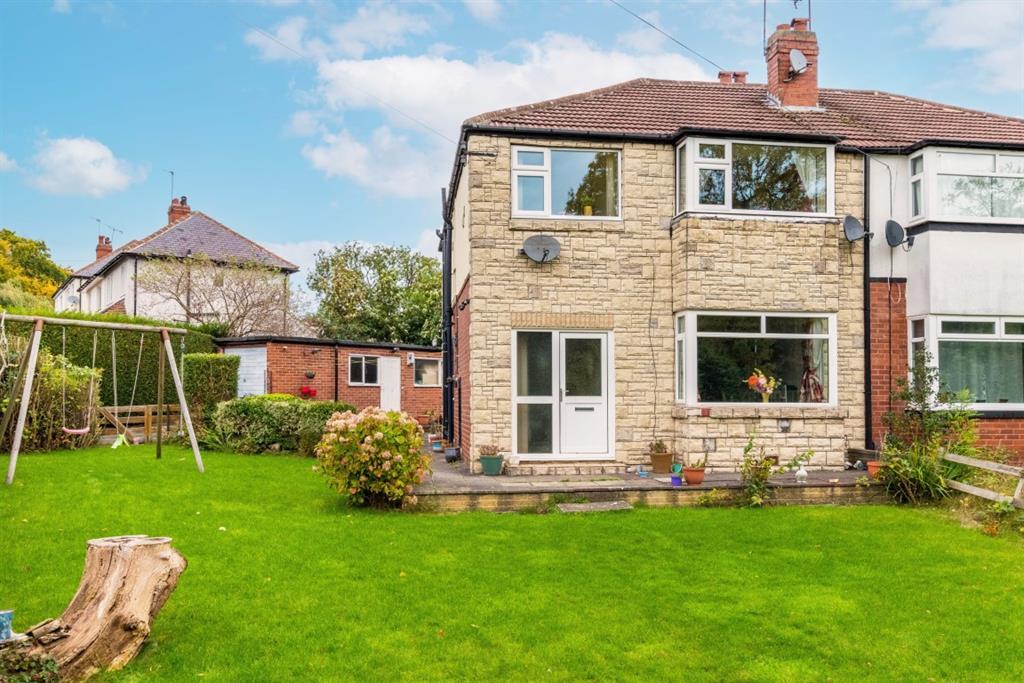 Parkland Crescent, Meanwood, LS6 3 bed semidetached house £340,000
