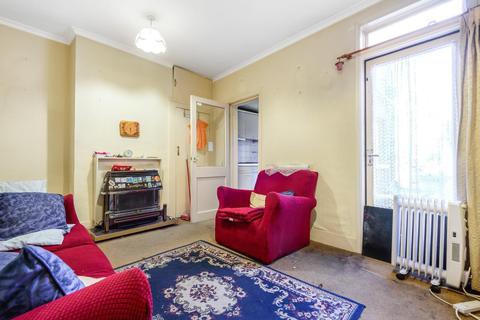 42 Railway Road, Teddington, TW11 8SD