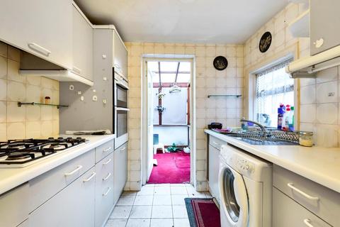 42 Railway Road, Teddington, TW11 8SD