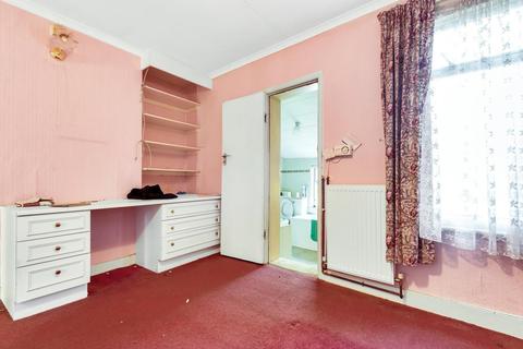 42 Railway Road, Teddington, TW11 8SD