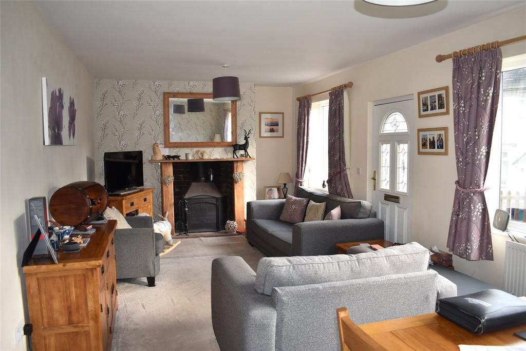 Lowe Lane, Kidderminster, DY11 3 bed semidetached house £375,000
