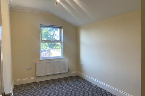 3 bedroom terraced house to rent, Blythe Hill Lane, London