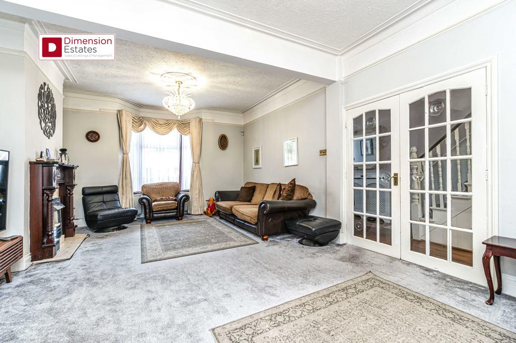 Neville Road, E7 6 bed terraced house £685,000