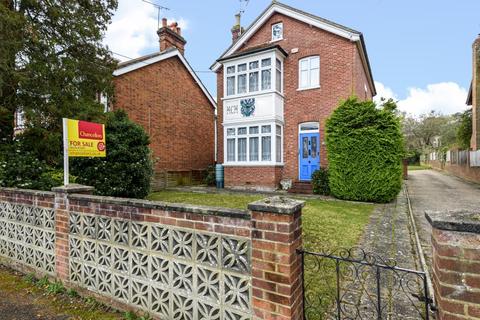 44 Grasmere Road, Lightwater, GU18 5TJ