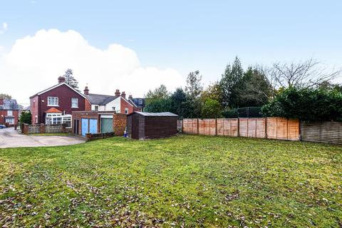 44 Grasmere Road, Lightwater, GU18 5TJ