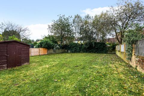 44 Grasmere Road, Lightwater, GU18 5TJ