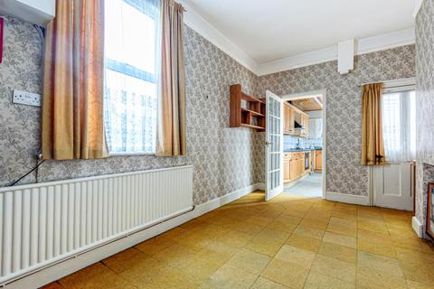 44 Grasmere Road, Lightwater, GU18 5TJ