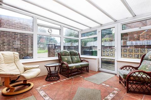 44 Grasmere Road, Lightwater, GU18 5TJ