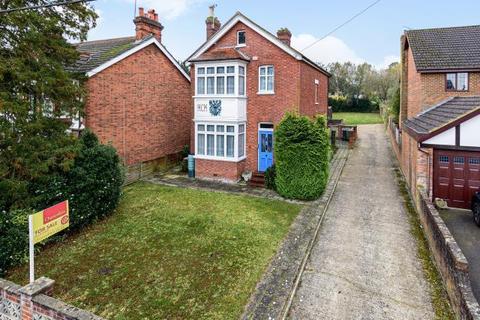 44 Grasmere Road, Lightwater, GU18 5TJ